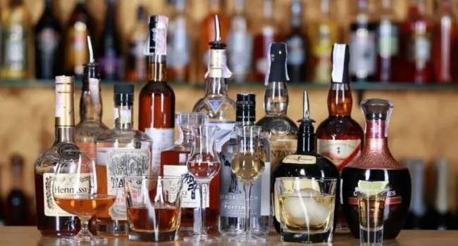 Будет жуткое похмелье: медики рассказали о самых опасных спиртных напитках 