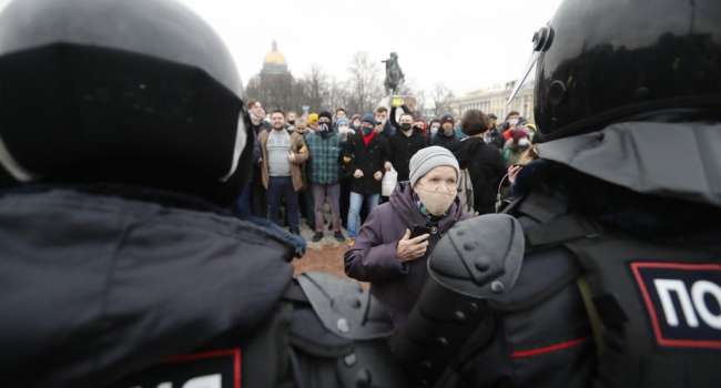 Сегодня на протесты в России вышло немало россиян, которые публично выходили на марши мира, осуждали оккупацию Крыма, – Матвийчук