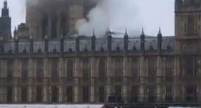 ЧП в Лондоне: В здании парламента произошел пожар