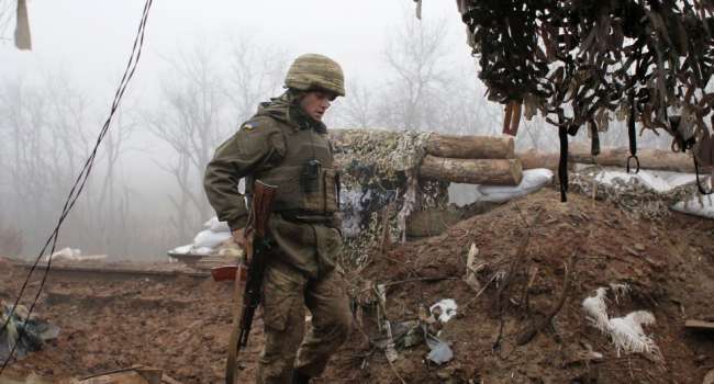 Очередной обстрел на Донбассе: Украина вновь понесла потери 