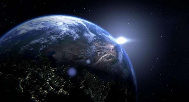 Яркий фонтан синего цвета: ученые показали необычные фото Земли из космоса