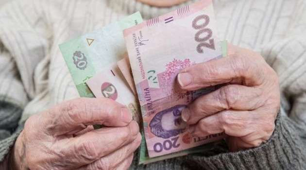 Части украинцев в 2021-м году повысят пенсии: кому и на сколько  