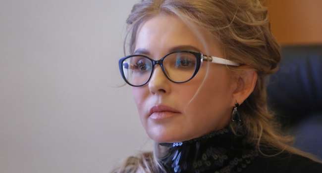 Пока Тимошенко со всех телеканалов рассказывает, как она борется с тарифами, ее команда в регионах их повышает
