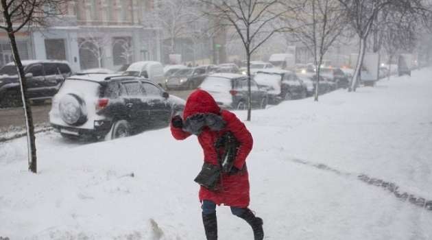 В Украине ожидаются сильные снегопады, в понедельник погода станет еще хуже 