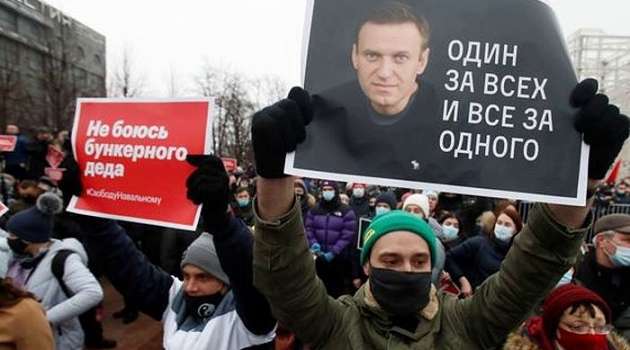 ОМОН будет бессильным: эксперт назвал условие успеха протестов в России