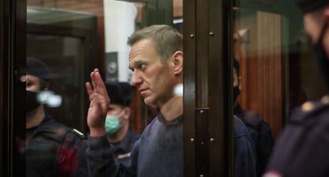 Политолог: Навальный отправляется на 2,5 года за решетку, а Россия готовится получить новый пакет санкций