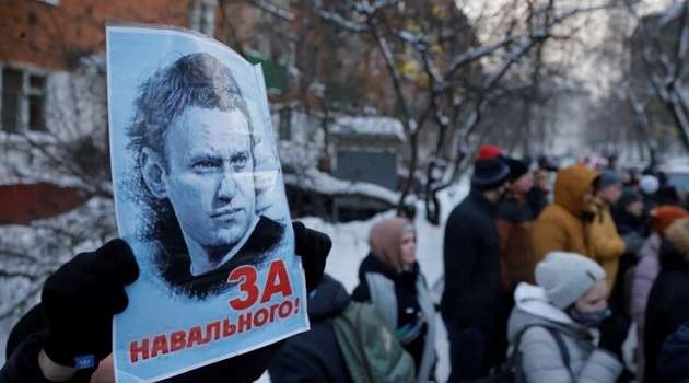 «У многих пасмурное настроение»: эксперт рассказал, когда в России возобновятся протесты 