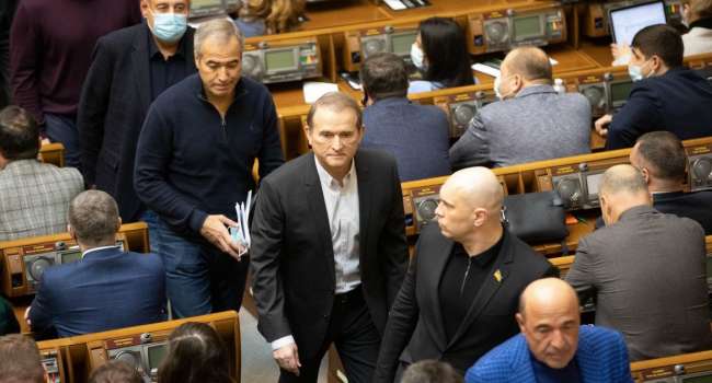 Политолог: Медведчук все же решил прекратить «плодотворное сотрудничество» с Венедиктовой Политолог: Медведчук все же решил прекратить «плодотворное сотрудничество» с Венедиктовой