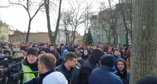 «Нацкорпус» в эти минуты противостоит бандитам и «титушкам», стянутым в Киев представителями «ОПЗЖ»