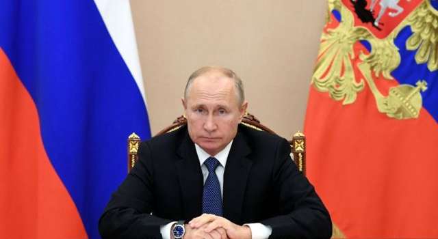 Путин провел закрытый брифинг, на котором пообещал, что «Донбасс не бросит» 