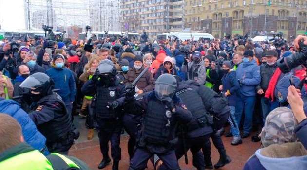 На протестах в Москве задержали более 5 тысяч человек 