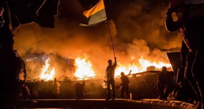Журналист: «беркутовцы» на свободе, Татаров в замах на Банковой, бывшие враги Майдана при власти – это все, что нужно знать о годовщине Майдана
