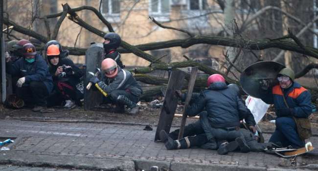 Палий: ровно 7 лет назад, прямо посреди дня 19 февраля 2014-го лазерные прицелы из-под Октябрьского дворца начали «бродить» по Майдану