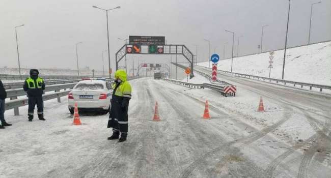 Холод повалил на юг: в Гидрометцентре России назвали причину сильнейшего снегопада в Крыму