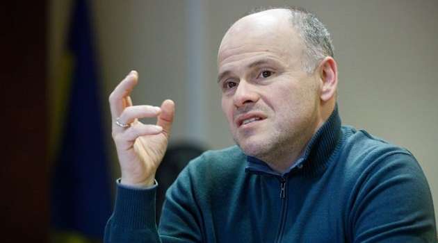 Депутаты Рады хотят запретить продавать лекарства несовершеннолетним Депутаты Рады хотят запретить продавать лекарства несовершеннолетним
