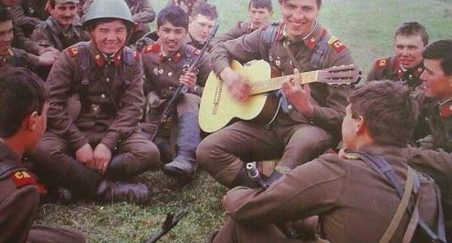 Фолюшняк: я не буду праздновать 23 февраля, но не забуду 25 месяцев в сапогах