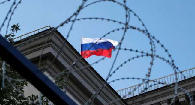 Нусс: хотел бы напомнить Зеленскому, что в 2015 году Указом Порошенко против около 400 физлиц и 90 юридических лиц введены санкции Нусс: хотел бы напомнить Зеленскому, что в 2015 году Указом Порошенко против около 400 физлиц и 90 юридических лиц введены санкции