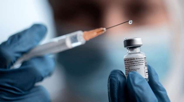 США в ближайшее время не будут поставлять в Европу вакцину AstraZeneca