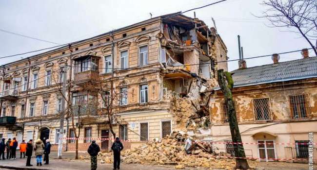 «Вам Зеленский много чего обещал»: общественник прокомментировал ещё одно обрушение дома в Одессе