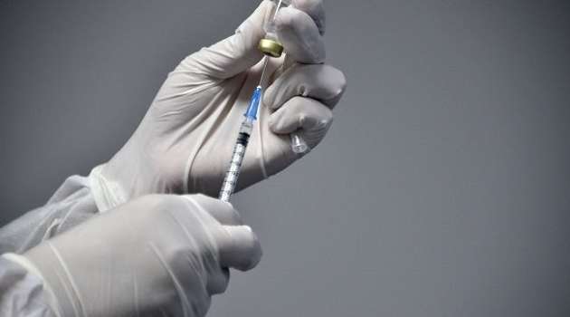Соцопрос: жители Польши не хотят прививаться китайскими или российскими вакцинами 
