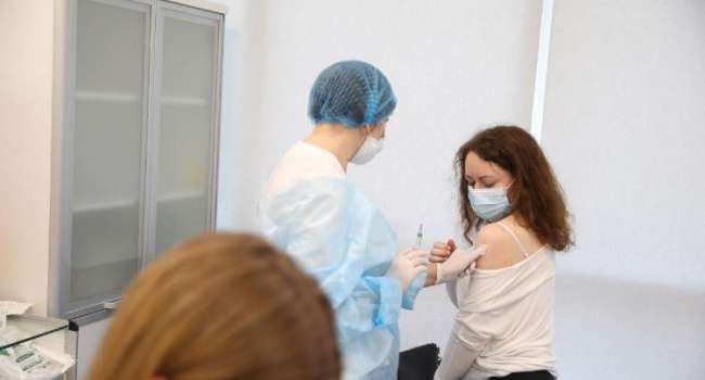 Эксперт: «Вакцинация в Украине провалилась из-за недоверия к власти»