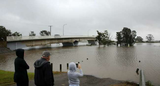 В Австралии устраняют последствия крупнейшего за 60 лет наводнения