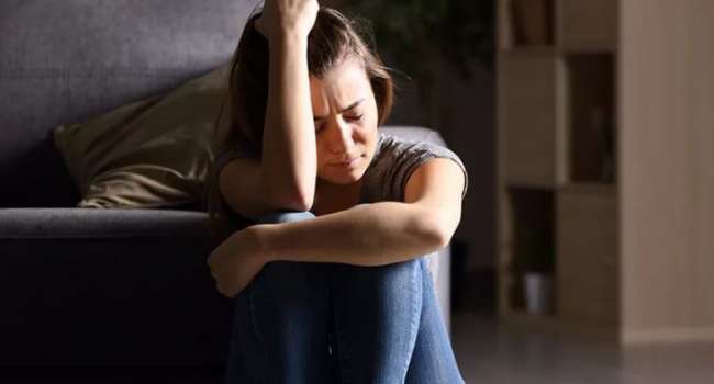 Психолог перечислила первые симптомы депрессии 