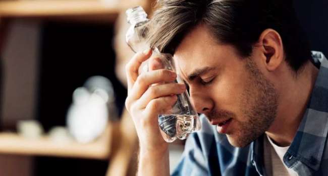 «Первая стадия алкоголизма»: профессор рассказал, как избежать похмелья