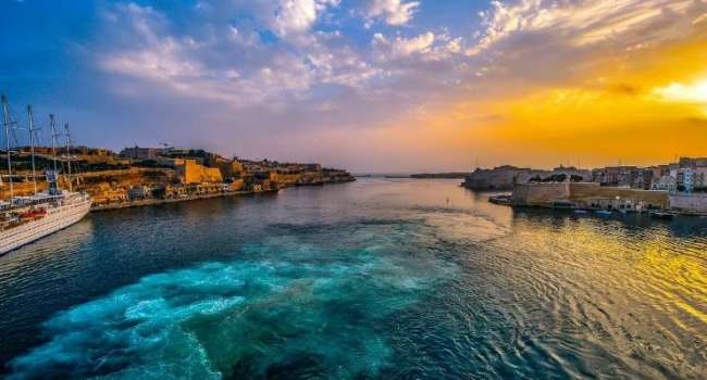  Власти Мальты планируют выплачивать всем туристам по 200 евро 