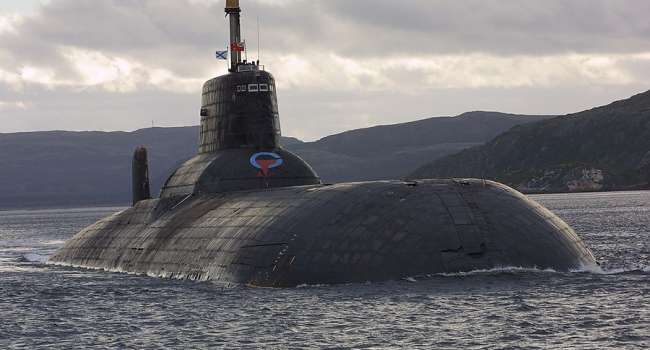 «К чему готовится Кремль?»: Россия привела в действие атомные субмарины, ПВО и боевые корабли в Арктике