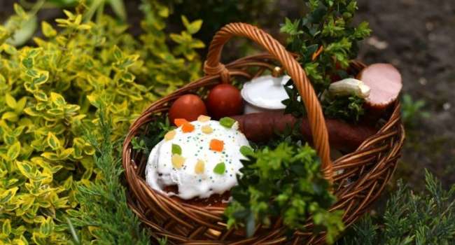 Какие продукты из пасхальной корзины нельзя освящать: специалисты дали ответ Какие продукты из пасхальной корзины нельзя освящать: специалисты дали ответ