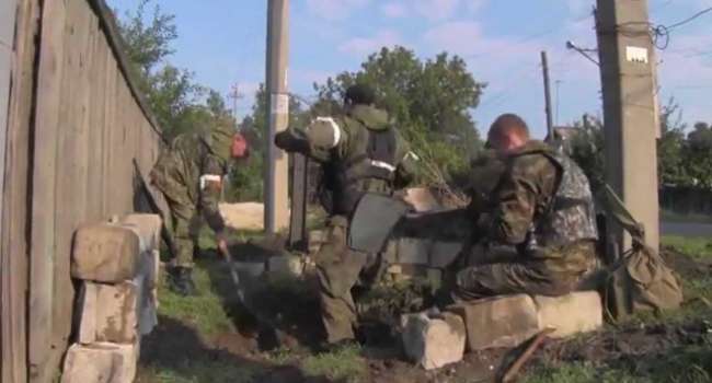 Под Донецком развязался бой. Сепаратисты сообщают о тяжелых обстрелах