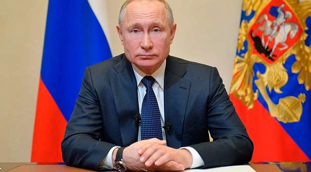 «Им легко скажут, что Путин защитит»: политолог рассказал, откуда берется рейтинг главы РФ