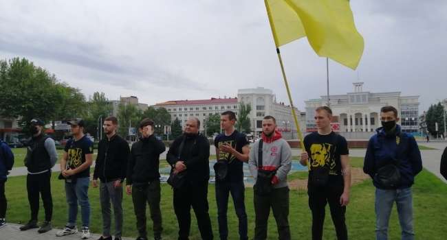 В Николаевской области между полицией и присутствующими на акции жителями произошла потасовка В Николаевской области между полицией и присутствующими на акции жителями произошла потасовка