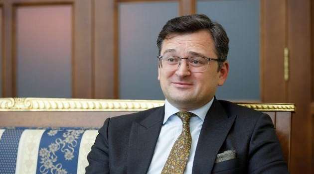 Кулеба: Россия оставила свои войска на Донбассе, но меньше бряцает оружием