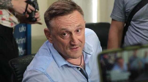 Акскенов о скандале относительно гражданства РФ: кто-то видел мой российский паспорт? Акскенов о скандале относительно гражданства РФ: кто-то видел мой российский паспорт?