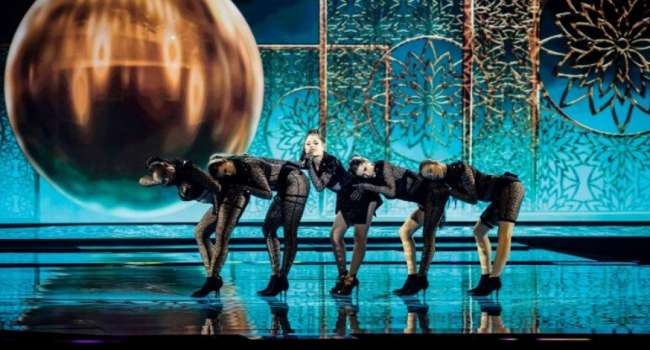 Экс-участница шоу «Танцы со звездами» выступила в первом полуфинале «Евровидения 2021» в команде представительницы из Азербайджана
