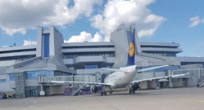 В Беларуси задержали еще один самолет. На этот раз Lufthansa, рейс «Минск – Франкфурт» В Беларуси задержали еще один самолет. На этот раз Lufthansa, рейс «Минск – Франкфурт»