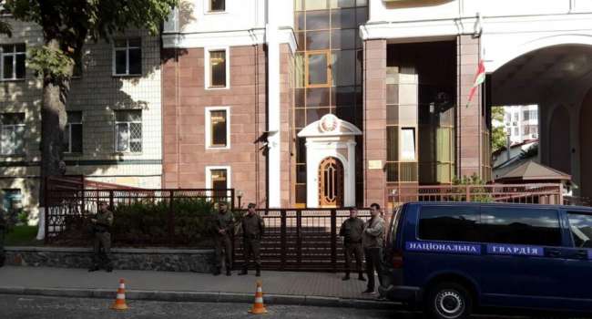 Дипломат: после вчерашнего я бы объявил персонами non grata весь дипломатический состав Посольства Беларуси в Украине Дипломат: после вчерашнего я бы объявил персонами non grata весь дипломатический состав Посольства Беларуси в Украине