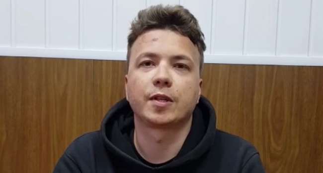Белорусы опубликовали видео с Протасевичем, где он говорит, что сотрудничает со следствием и дает показания по «массовых беспорядках» Белорусы опубликовали видео с Протасевичем, где он говорит, что сотрудничает со следствием и дает показания по «массовых беспорядках»