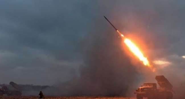 Мощные разрывы, громко бахает: Донецк проснулся под громкие звуки боевых действий 