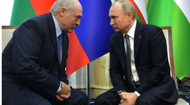 Политолог: благодаря окончательной изоляции Лукашенко Путин сможет осуществить свою давнюю мечту Политолог: благодаря окончательной изоляции Лукашенко Путин сможет осуществить свою давнюю мечту