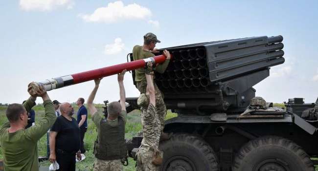 В Украине провели испытания новейшего снаряда для реактивной системы «Град» В Украине провели испытания новейшего снаряда для реактивной системы «Град»