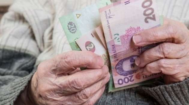  Пенсии украинцам опять пересчитают: кто получит на 850 грн. больше 