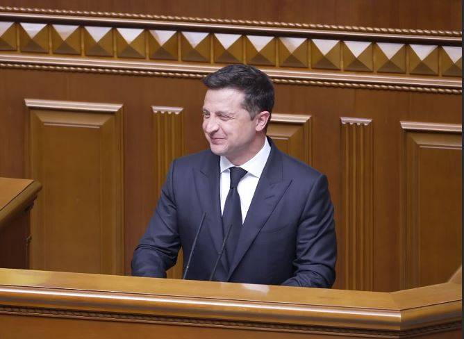 «Вообще-то он хранится в России»: Азаров высмеял заявление Зеленского об оригинале Конституции Пилипа Орлика