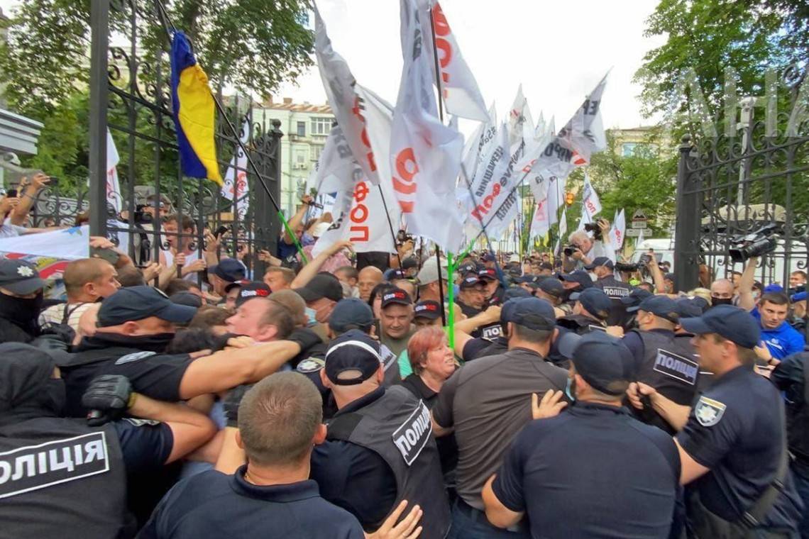 ФОПы вышли на протест и попали под жесткий прессинг полиции