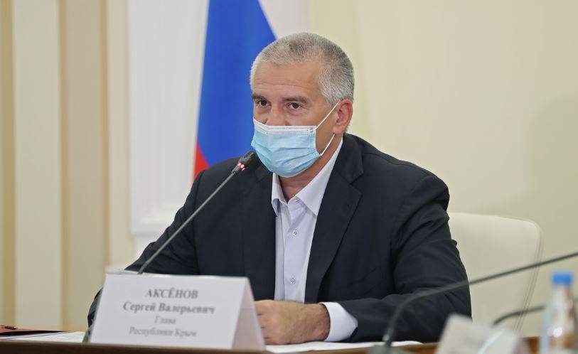 Аксёнов пригрозил крымчанам самым жёстким локдауном
