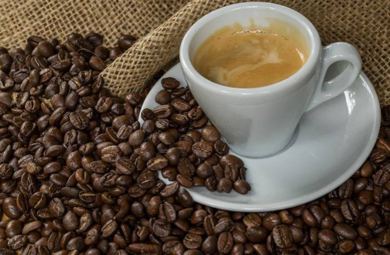 Кардиолог рассказала о правилах употребления кофе в жаркую погоду