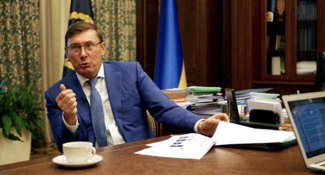 Луценко: приглашаю на «5 канал» Подоляка вместе с его шефом Ермаком, поговорим и о моих действиях, и о стенограммах переговоров Ермака и Джулиани Луценко: приглашаю на «5 канал» Подоляка вместе с его шефом Ермаком, поговорим и о моих действиях, и о стенограммах переговоров Ермака и Джулиани