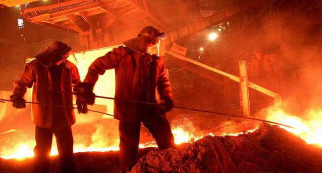 Ситуация в ОРДЛО приближается к социальной катастрофе – работники Алчевского металлургического комбината открыто вышли на митинг